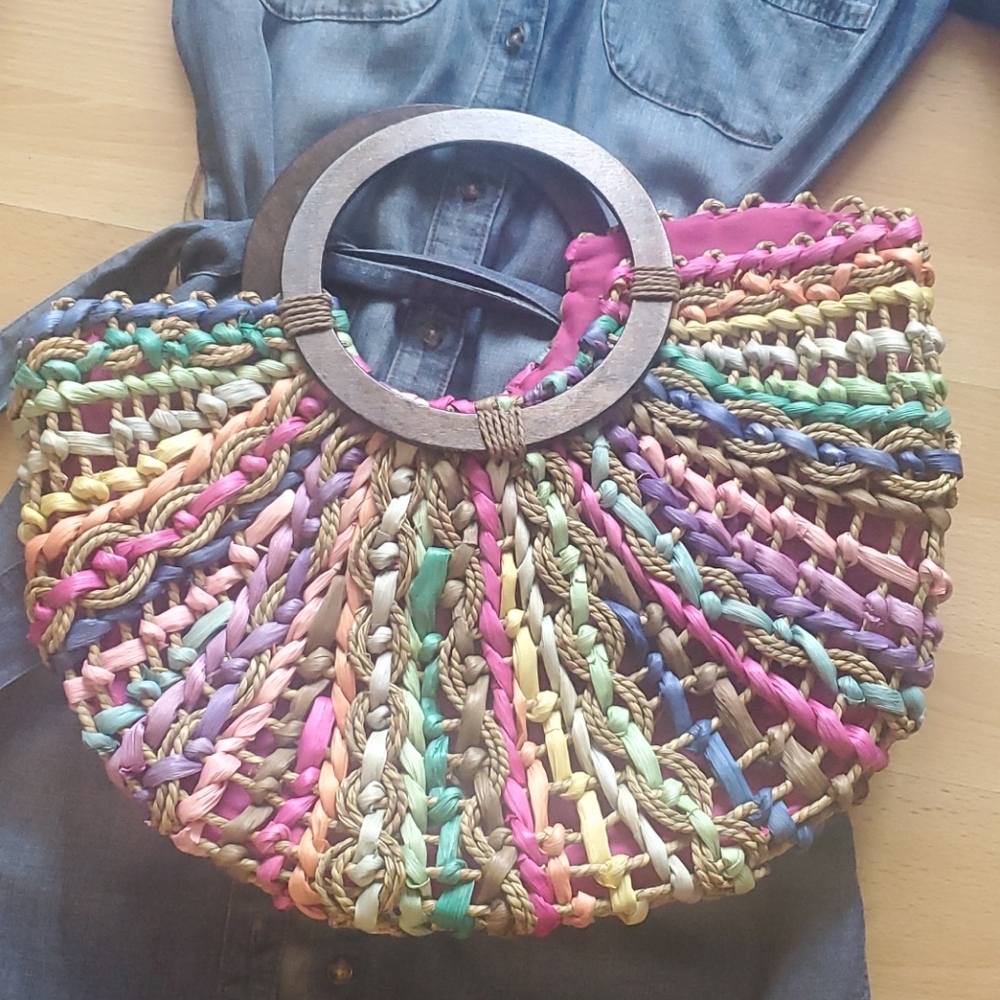 Straw Handbag 👜 - Picture 2 of 6